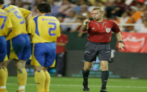 Trọng tài đã bắt trận CK Champions League 2008 vừa qua đời