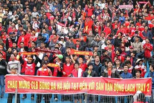 Những tấm băng rôn 'bất hủ' của cổ động viên Việt Nam