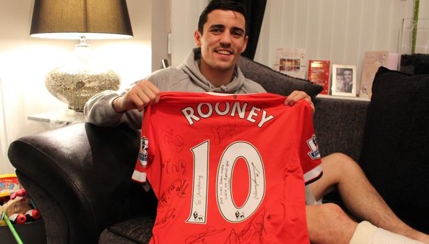 Sir Alex từng gọi điện hỏi thăm 'hiệp sĩ' Anthony Crolla