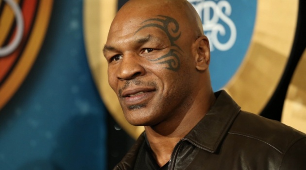 Mike Tyson suýt 'tẩn' huyền thoại bóng rổ Michael Jordan