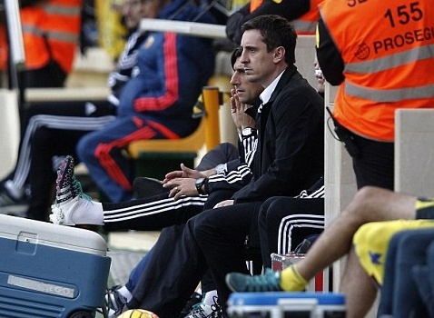 Những ngày tháng đen tối của Neville tại Valencia