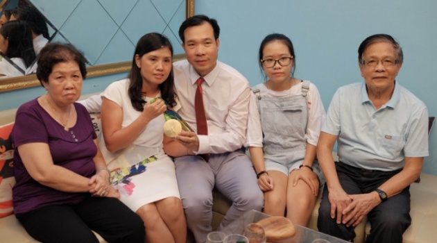 Hoàng Xuân Vinh chưa thể mời vợ ăn sáng, cafe