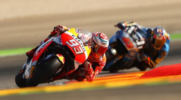 Lên ngôi ở Aragon GP, Marquez tiếp tục cho Dovizioso ngửi khói