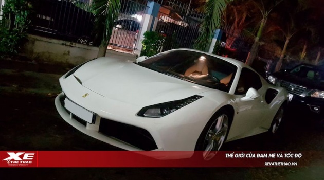 Đại gia Bình Phước mang siêu xe Ferrari 488 Spider trắng độc nhất Việt Nam xuống đường khai Xuân
