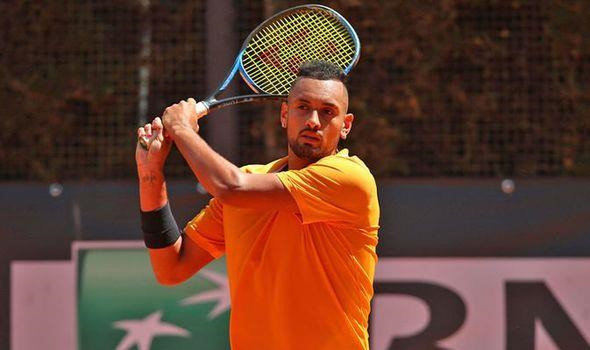 'Trai hư' Kyrgios mất 65.000 USD vì gây bão trên sân đấu