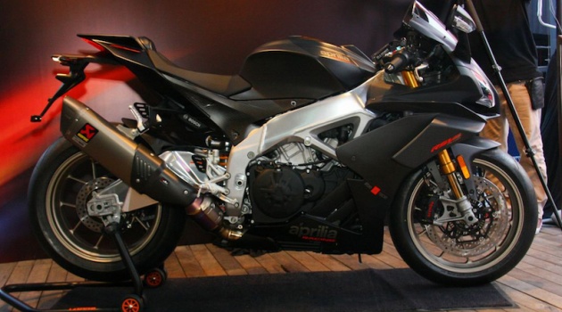 Aprilla ra mắt siêu mô tô RSV4 Factory 2019 với giá 899 triệu đồng