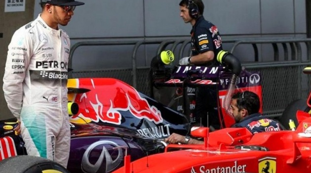Sếp Ferrari lên tiếng trước tin đồn tiếp cận Hamilton