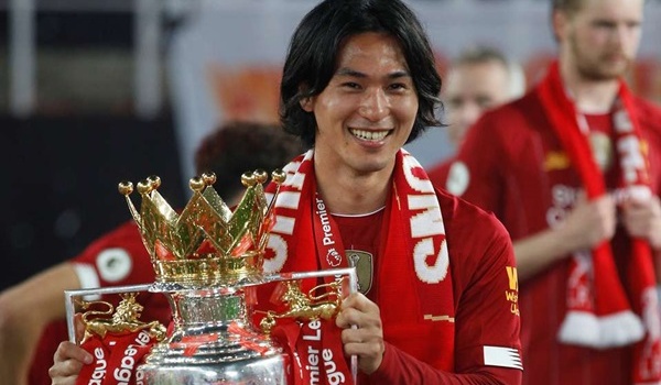 Đội trưởng Liverpool Jordan Henderson đảm bảo Minamino có cơ hội nâng cúp Ngoại hạng Anh