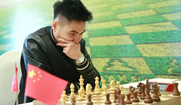 Giải cờ vua quốc tế: Quang Liêm chưa thể bứt phá, Chấn Hưng chơi xuất thần