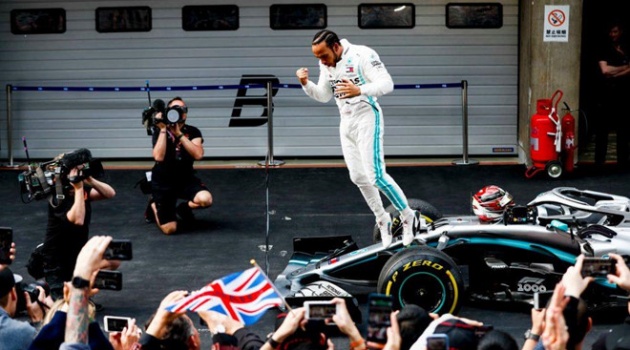 Hamilton thắng chặng đua F1 thứ 1000 ở Trung Quốc