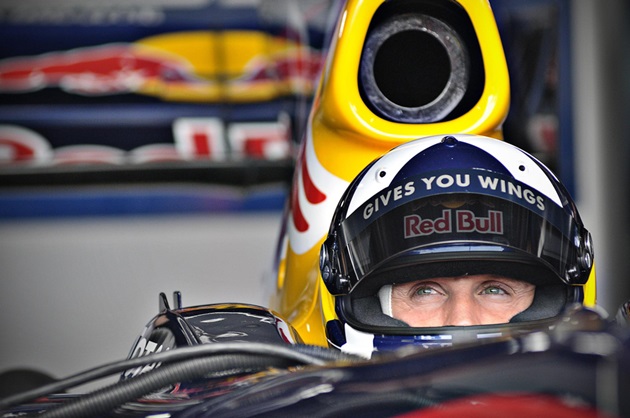 David-Coulthard-and-the-Red-Bull-F1-car-set-for-the-streets-of-Glasgow-this-summer