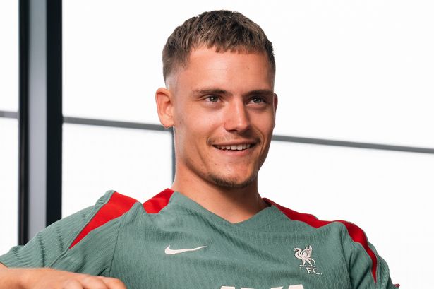 2_Liverpool-Unveil-New-Signing-Florian-Wirtz