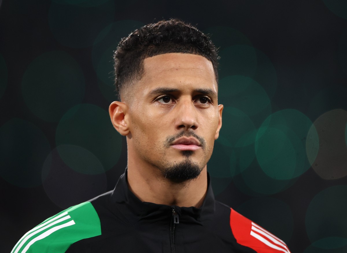 William-Saliba-lining-up-for-Arsenal