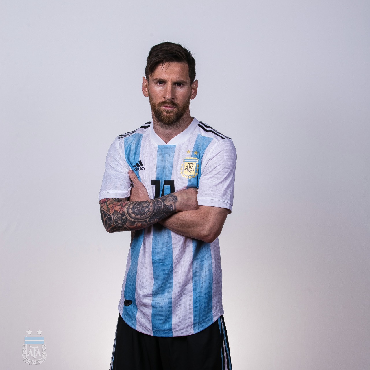 Messi Tạo Dáng Cựu Ngầu Trong Bộ Ảnh Chân Dung Của Argentina