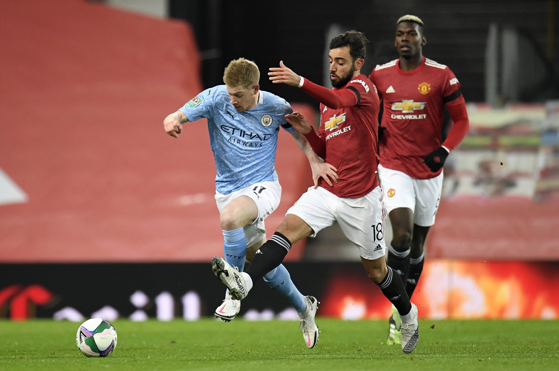 Nhìn Bruno Fernandes, mới thấy điều nghịch lý ở Kevin de Bruyne