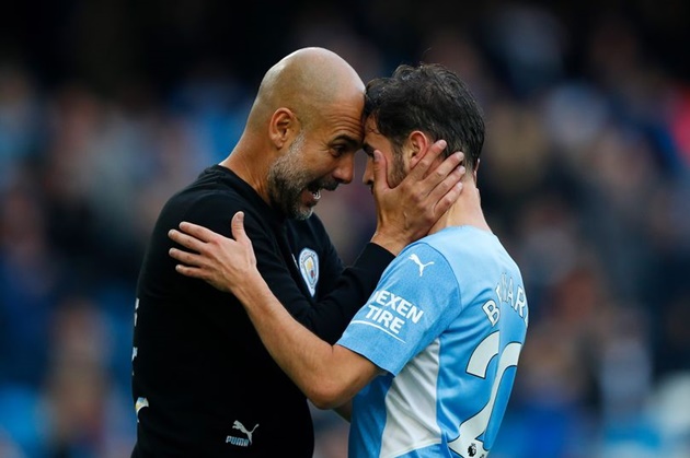 Pep Guardiola hé mở lý do Bernardo Silva không vui sau chiến thắng