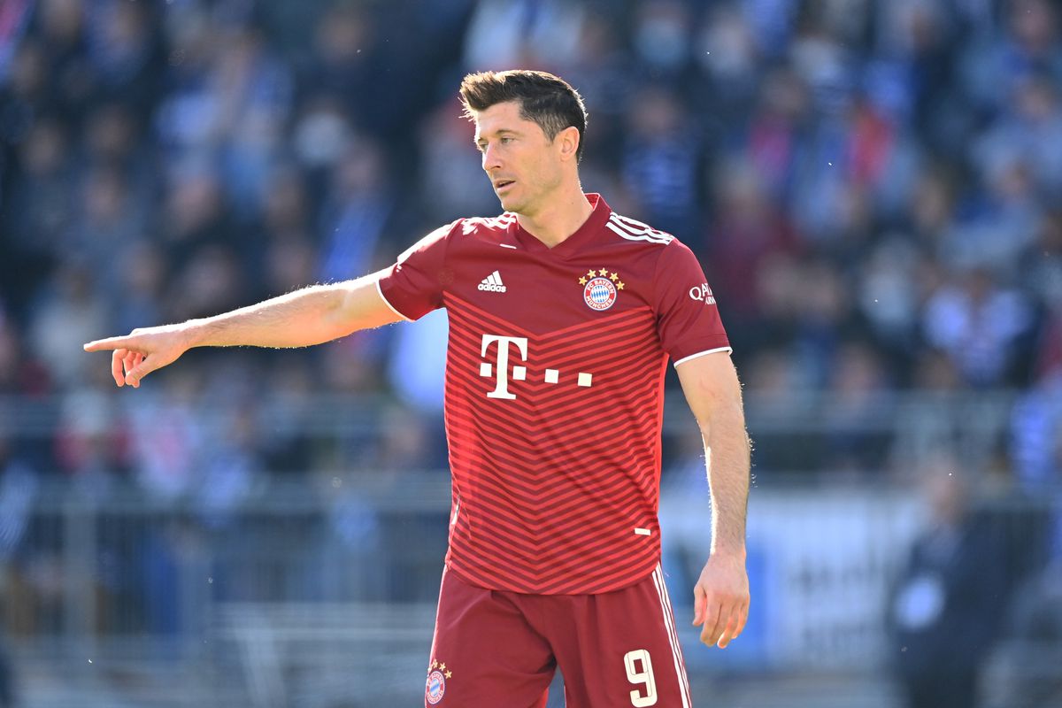 Lewandowski xác nhận tương lai bất định, Barca rải thảm đón ở Camp Nou