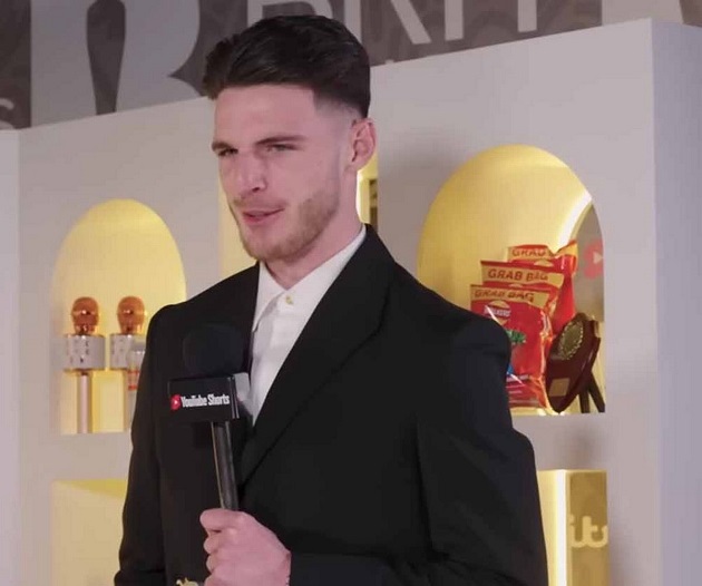 Động thái mới nhất của Declan Rice về tin đồn đến Man United