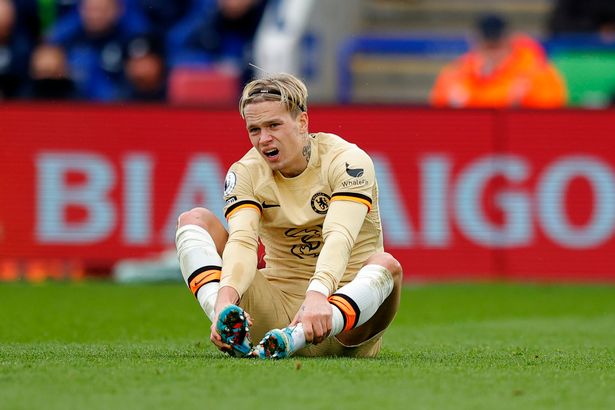 'Bom xịt' Chelsea phá vỡ im lặng về khởi đầu khó khăn