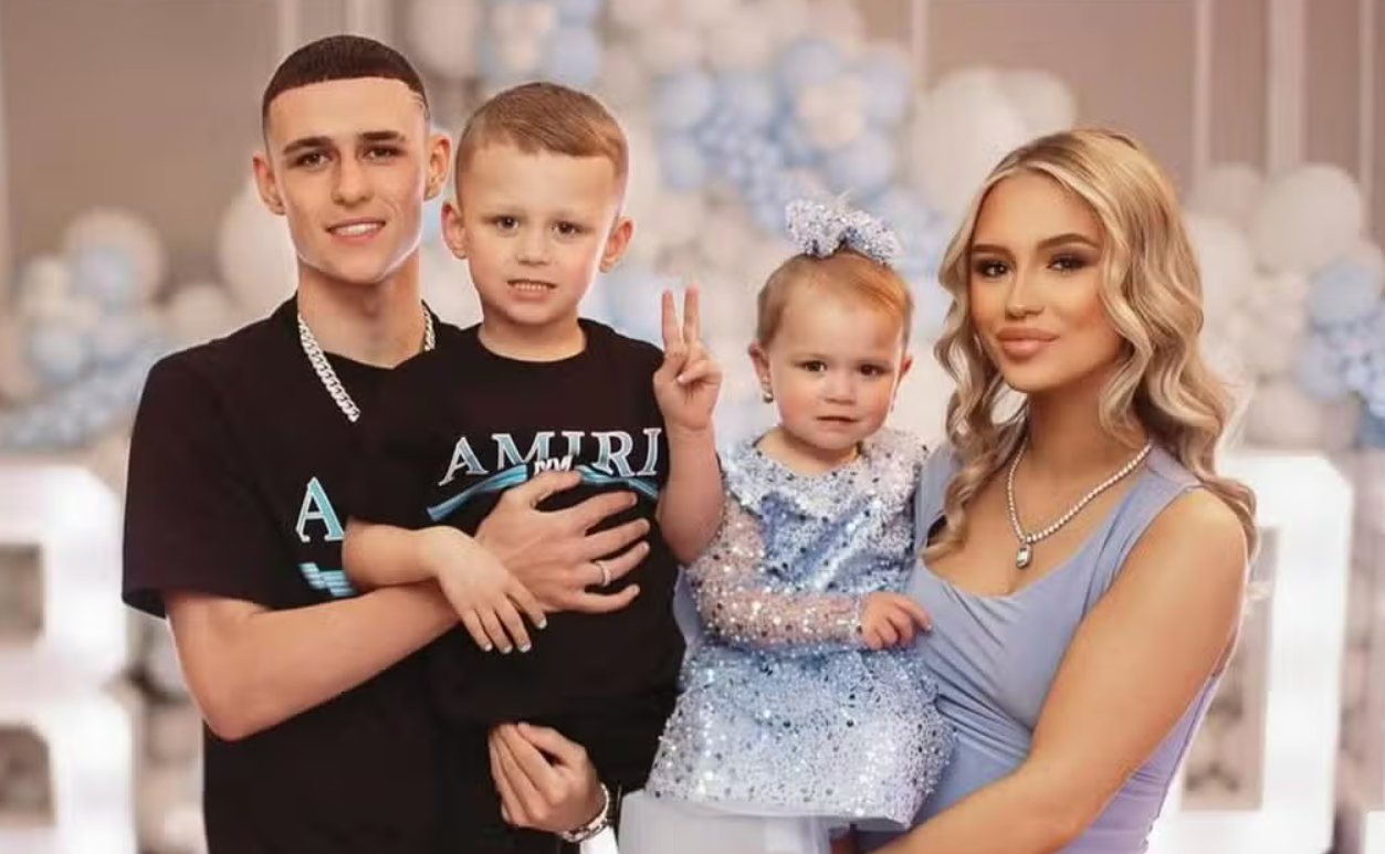 Chiêm ngưỡng nhan sắc nàng WAG khiến Foden tạm rời tuyển Anh