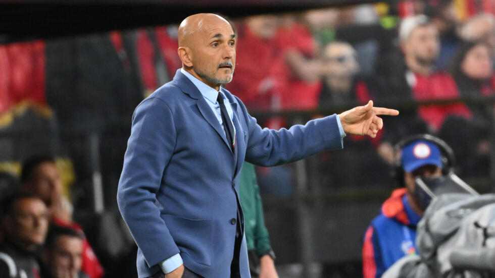 Spalletti thất bại vì không cho các cầu thủ chơi như ở cấp CLB