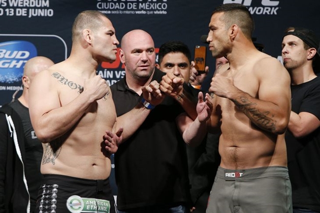 036_Cain_Velasquez_and_Fabricio_Werdum.0.0