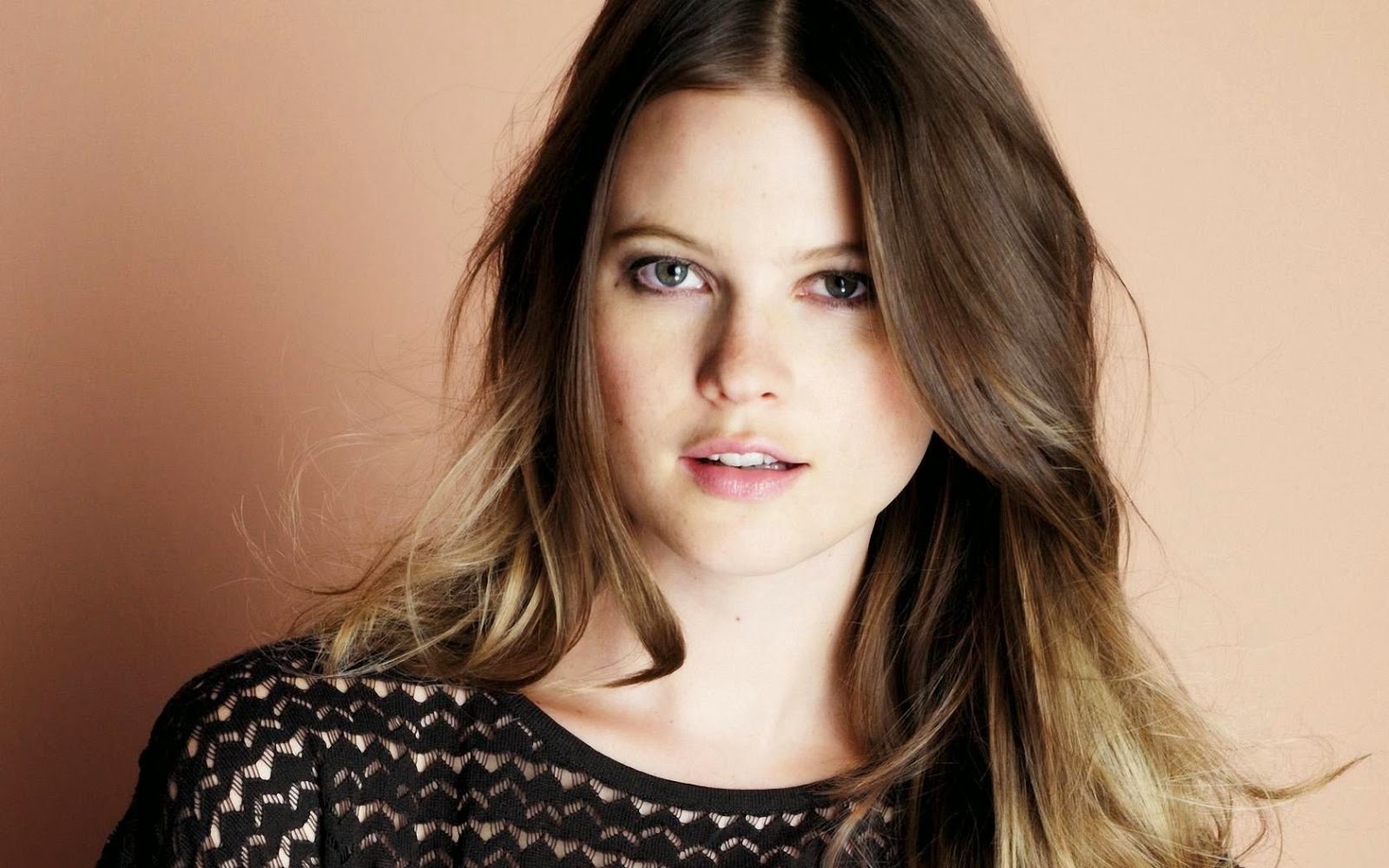 Behati-Prinsloo-Desktop