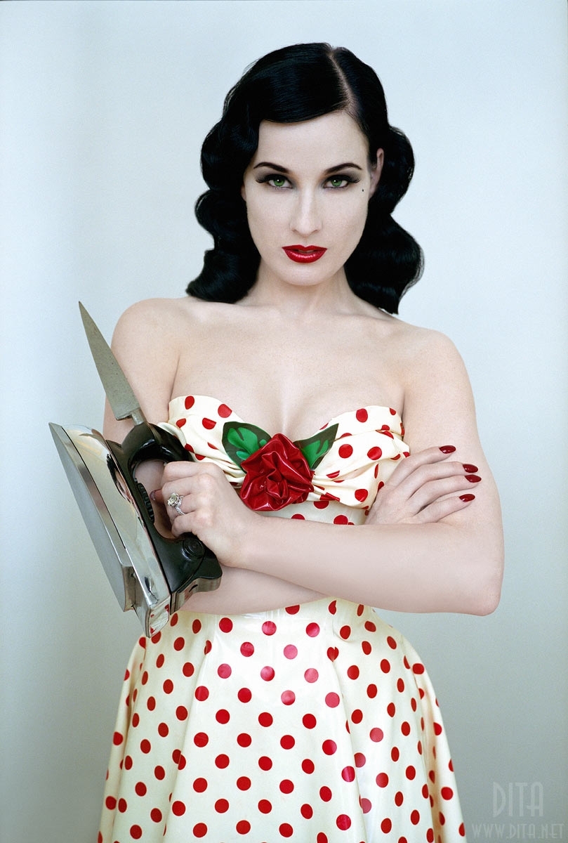 dita-von-teese-pin-up-10
