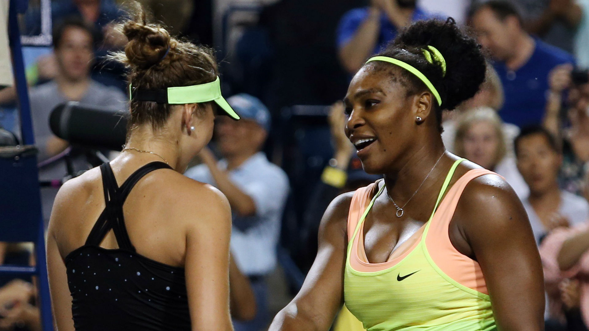 Serena-Williams-congratulates-Belinda-Bencic-after-losing-the-2015-Rogers-Cup-semi-final