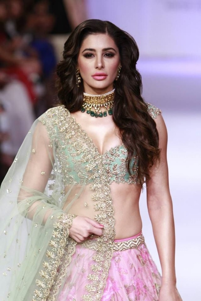 148653234620208-nargis-fa