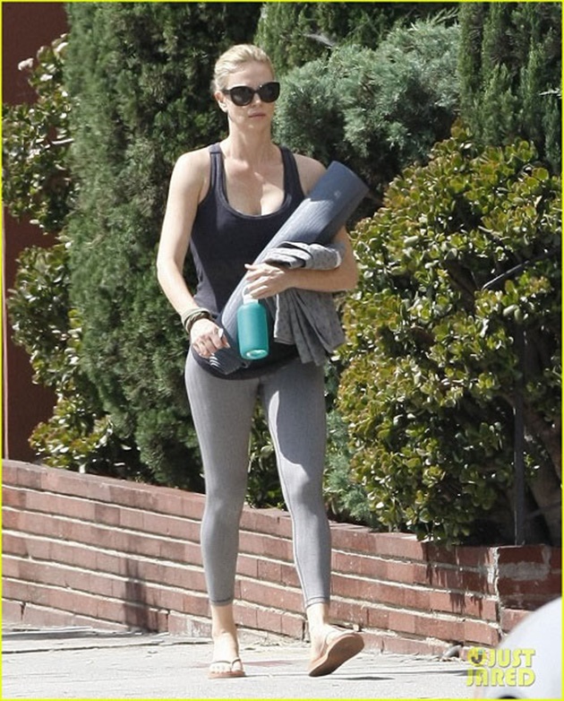 149102688616999-charlize-