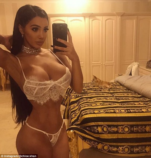 15014692377509-chloe-khan