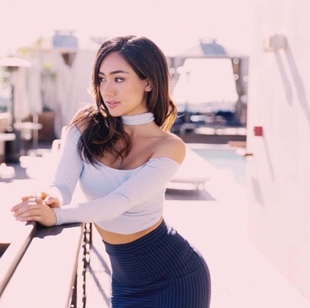 Cap-tuyet-le-dep-xuat-sac