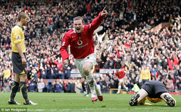 Video: Wayne Rooney phá lưới Arsenal sau pha phối hợp hoàn hảo