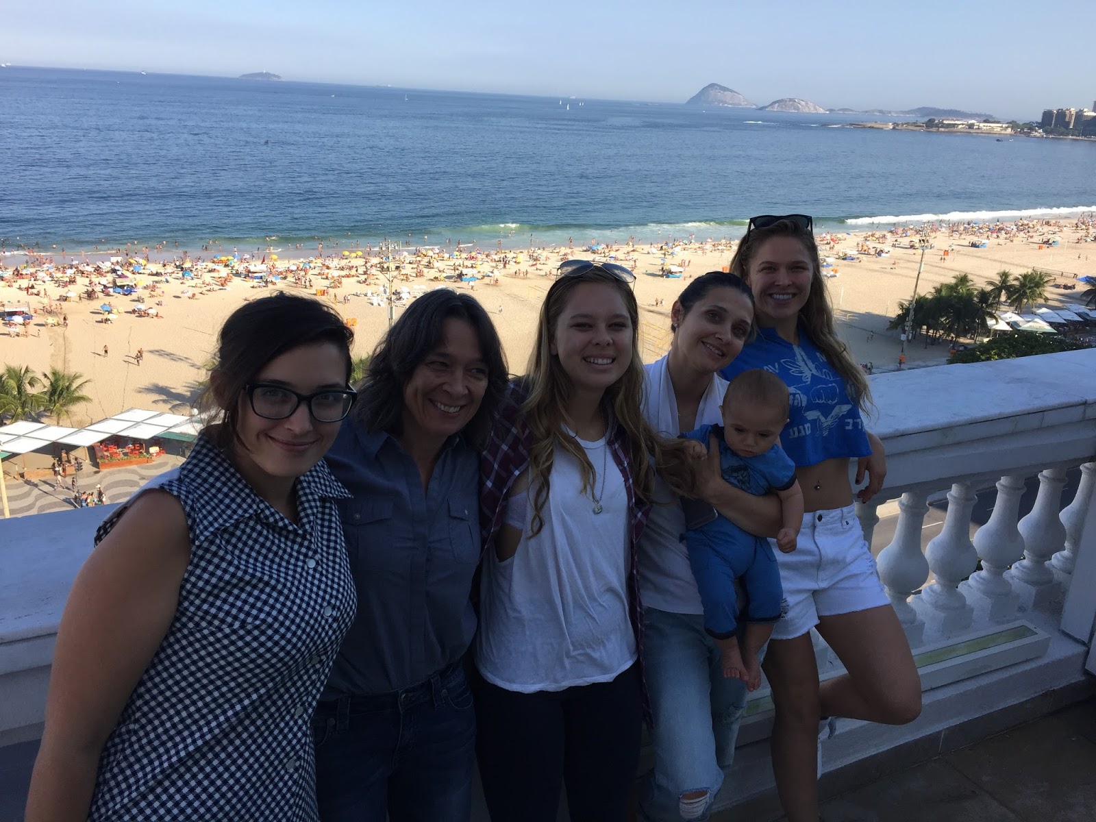 Ronda-Rousey-and-family-in-Brazil