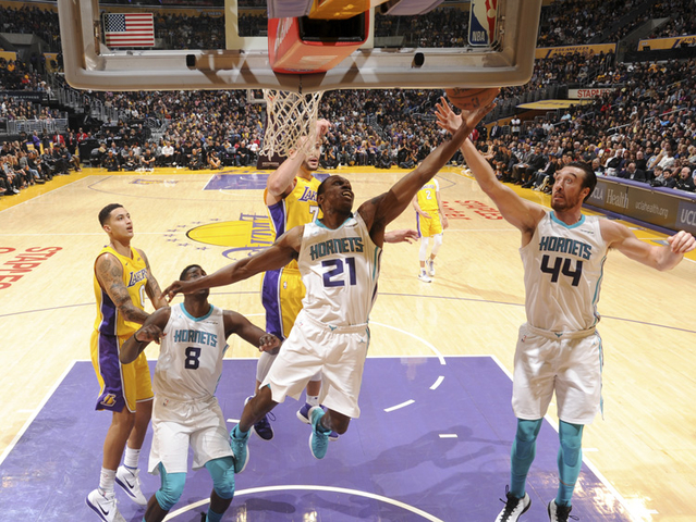 Lakers-Hornets-25