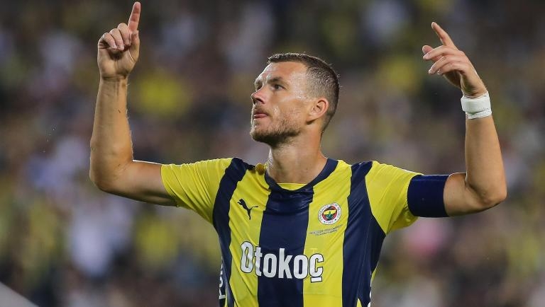 Edin Dzeko 01