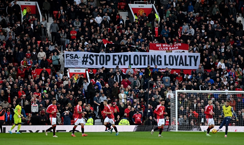 Man Utd gia ve 01