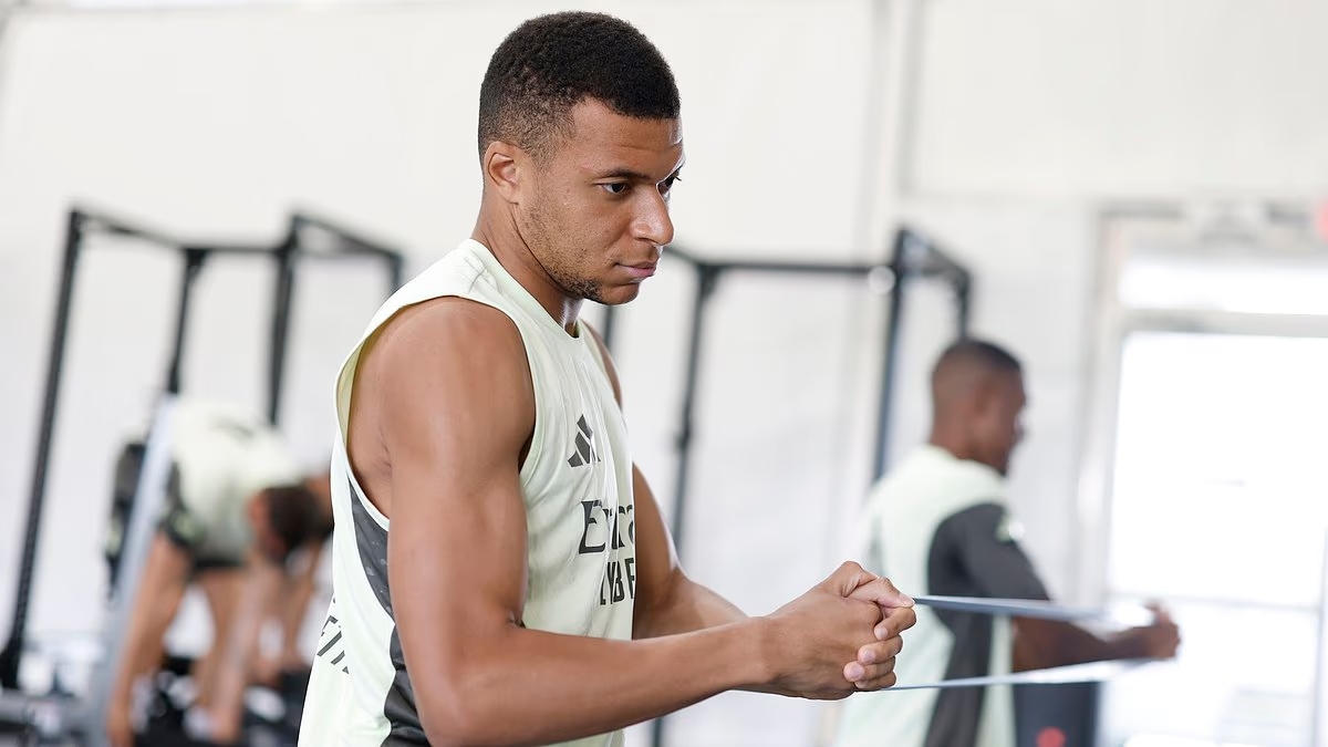 Kylian Mbappe 02