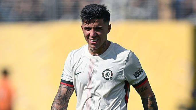 Enzo Fernandez PSG Chelsea 01