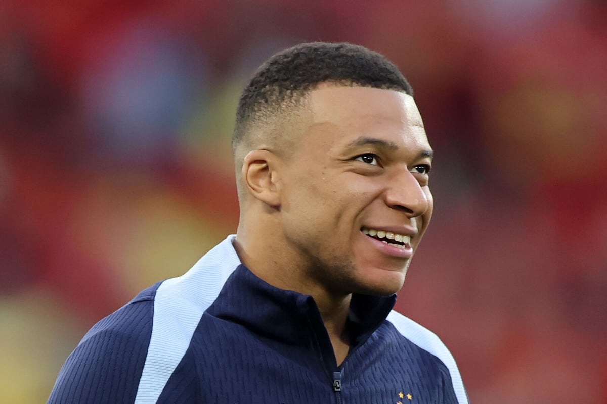 kylian mbappe police france 03