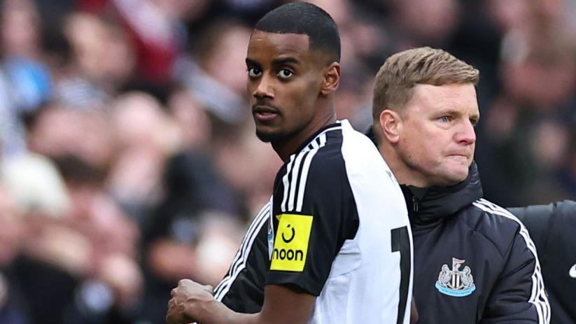 Eddie Howe Alexander Isak 01