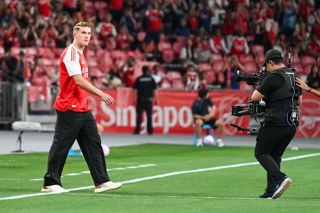 Viktor Gyokeres Arsenal 13