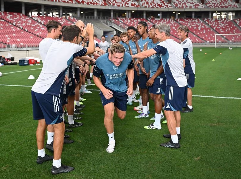Viktor Gyokeres Arsenal 17