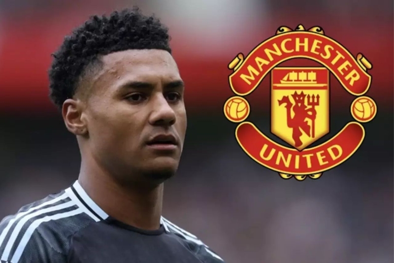 Ollie Watkins Man Utd 03