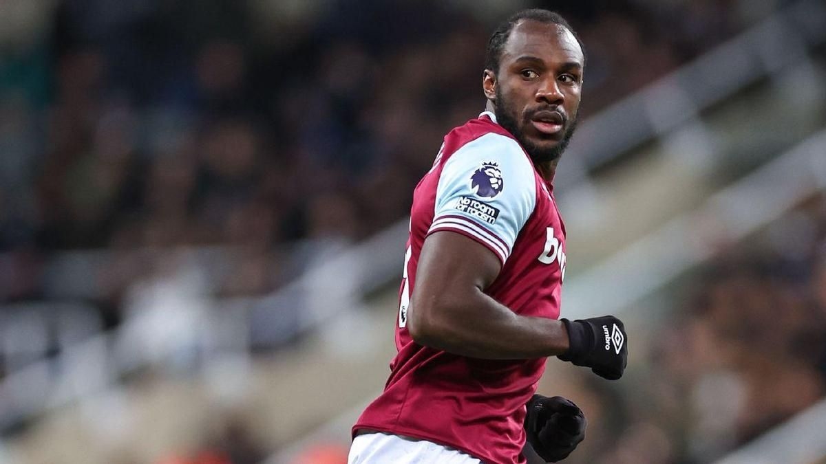 Michail Antonio 01