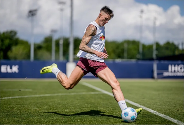Benjamin Sesko 25