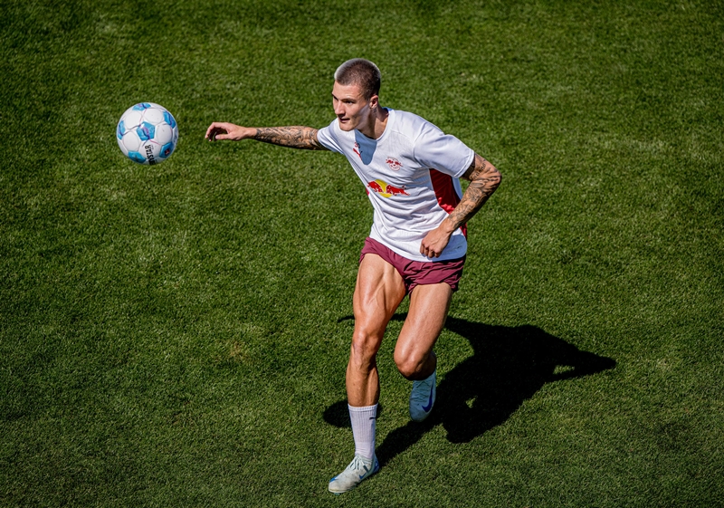 Benjamin Sesko 27