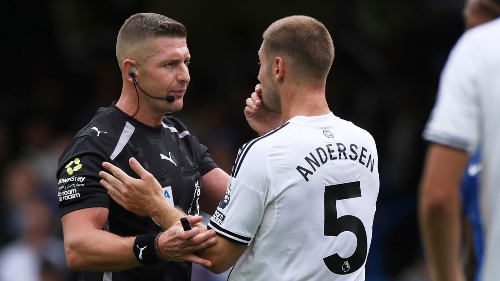 VAR Fulham 02