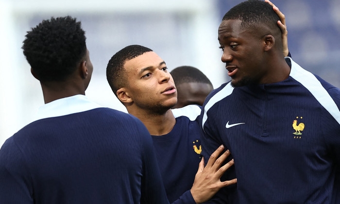 Ibrahima Konate Kylian Mbappe 01